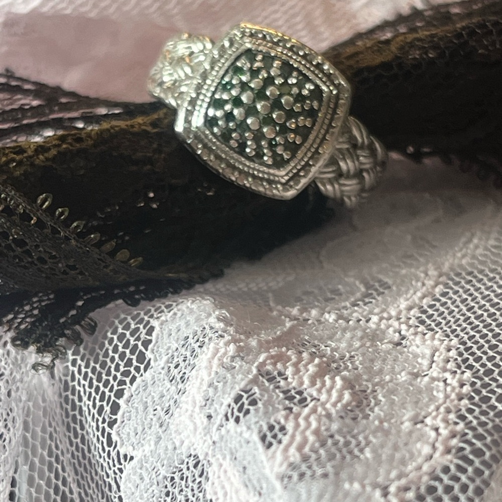 Green diamond ring